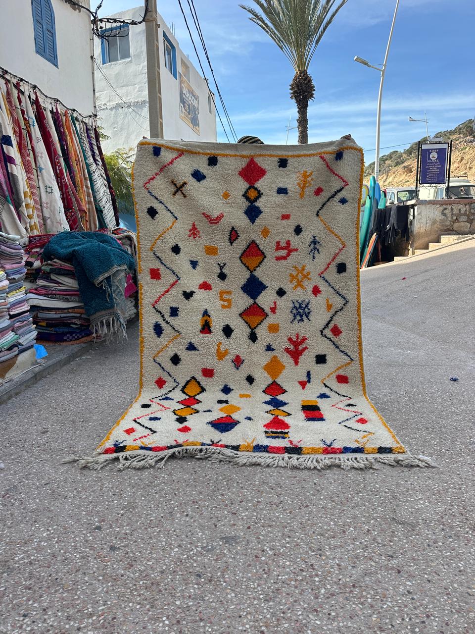 Handmade Azilal Rug, size 250 x 150 cm || 8.2 x 4.92 ft