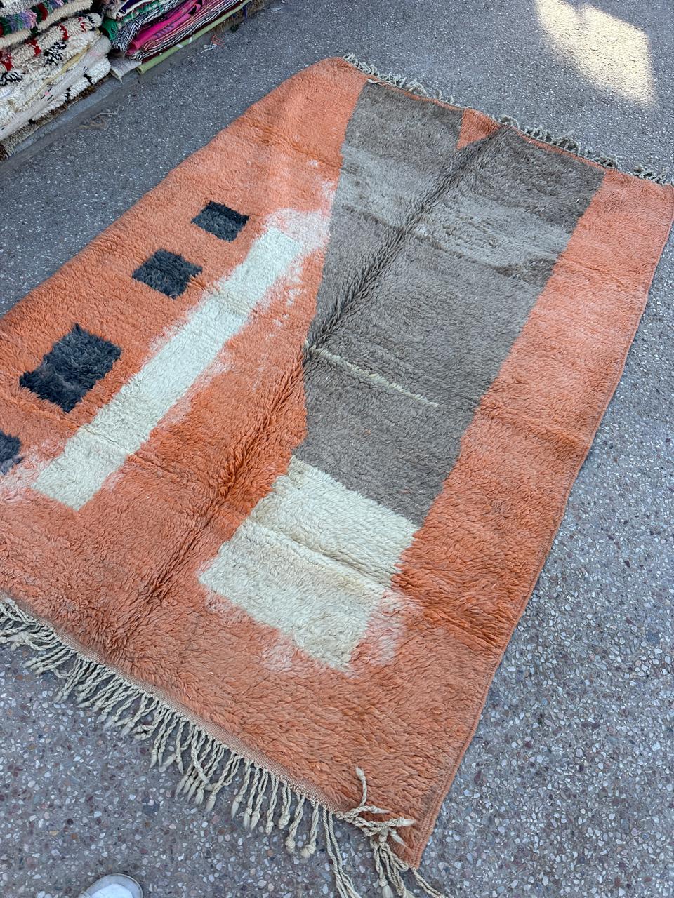 Handmade Azilal Rug, size 250 x 150 cm || 8.2 x 4.92 ft