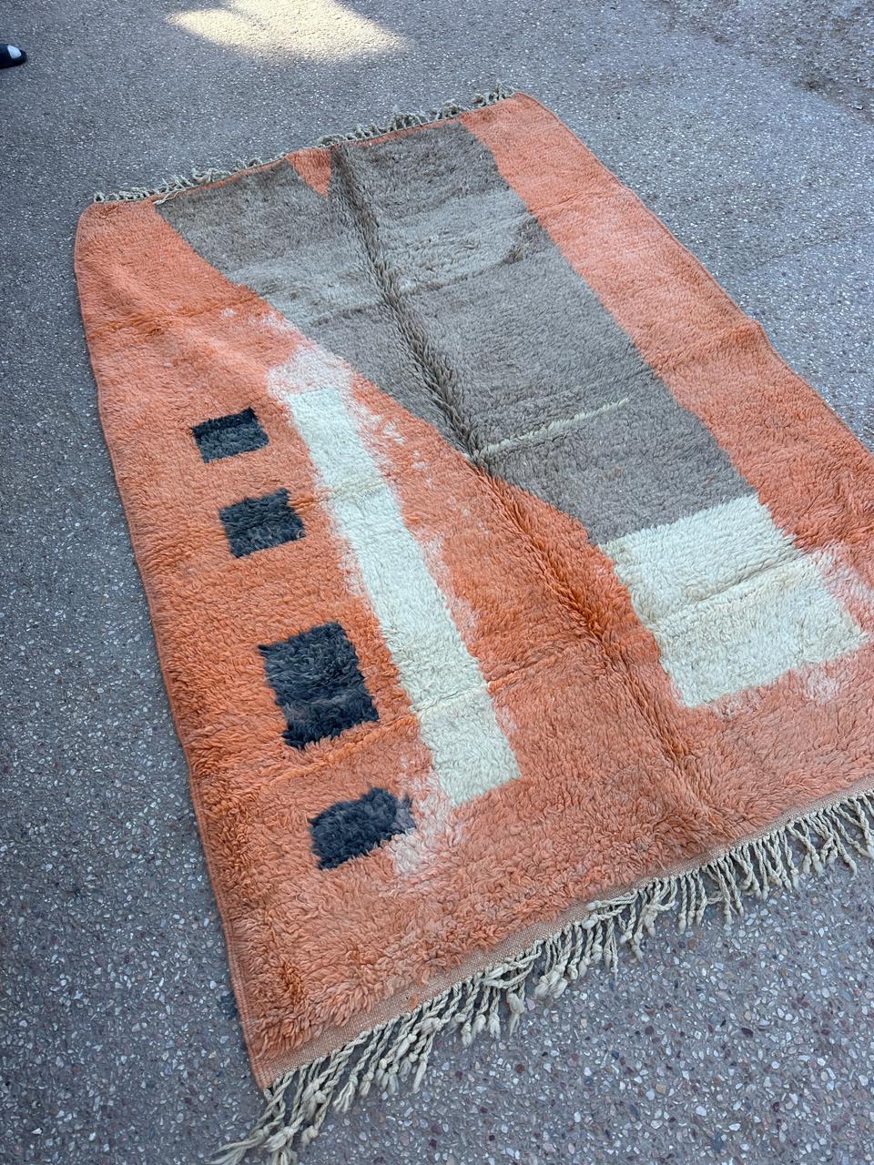 Handmade Azilal Rug, size 250 x 150 cm || 8.2 x 4.92 ft