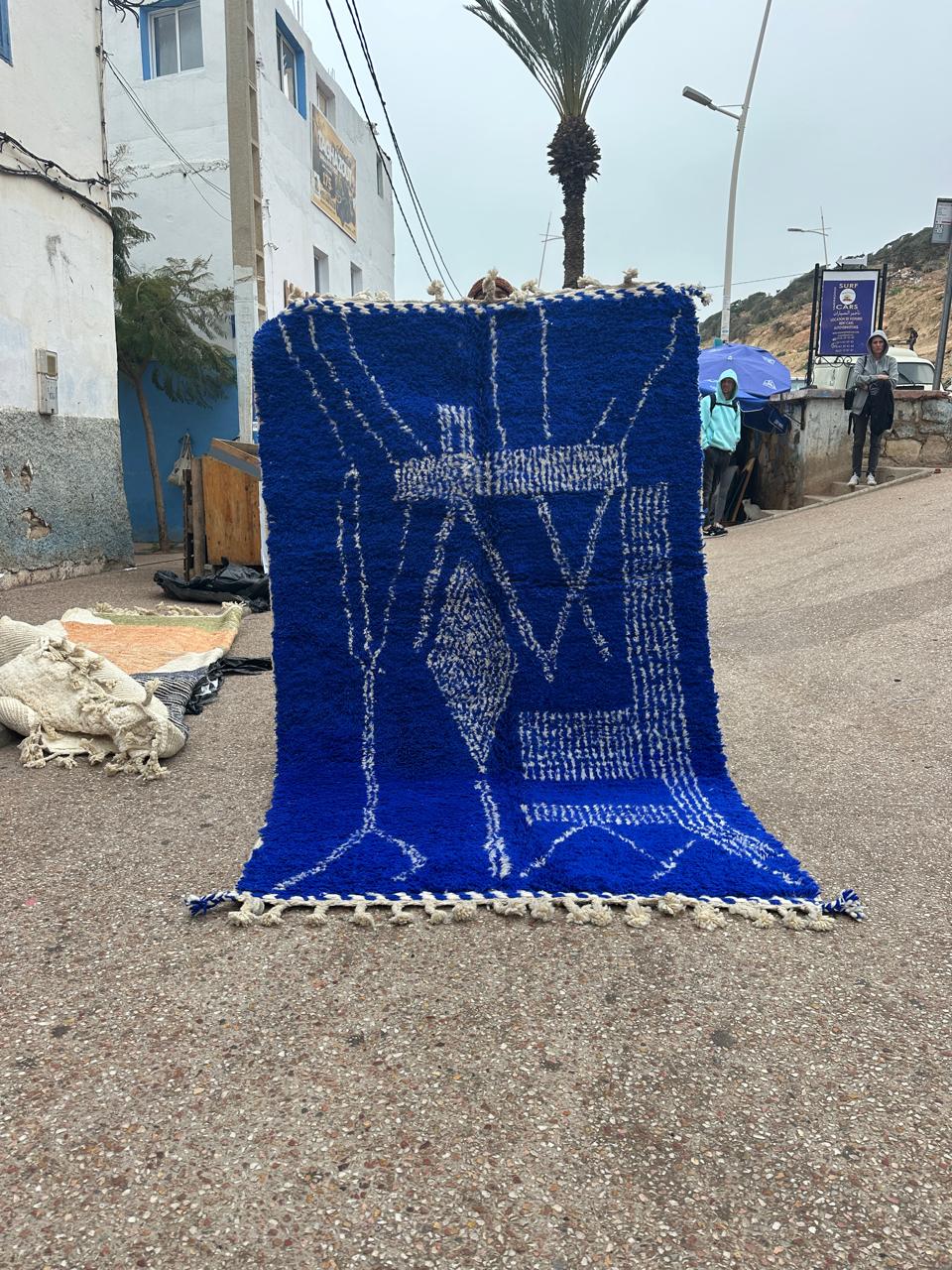 Handmade Azilal Rug, size 250 x 150 cm || 8.2 x 4.92 ft