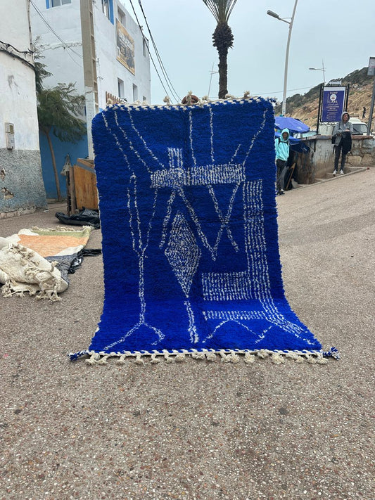 Handmade Azilal Rug, size 250 x 150 cm || 8.2 x 4.92 ft