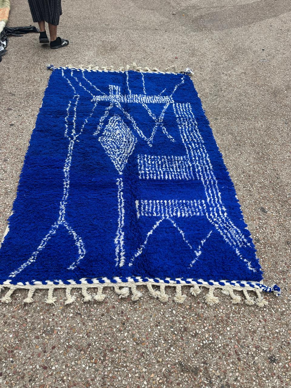 Handmade Azilal Rug, size 250 x 150 cm || 8.2 x 4.92 ft
