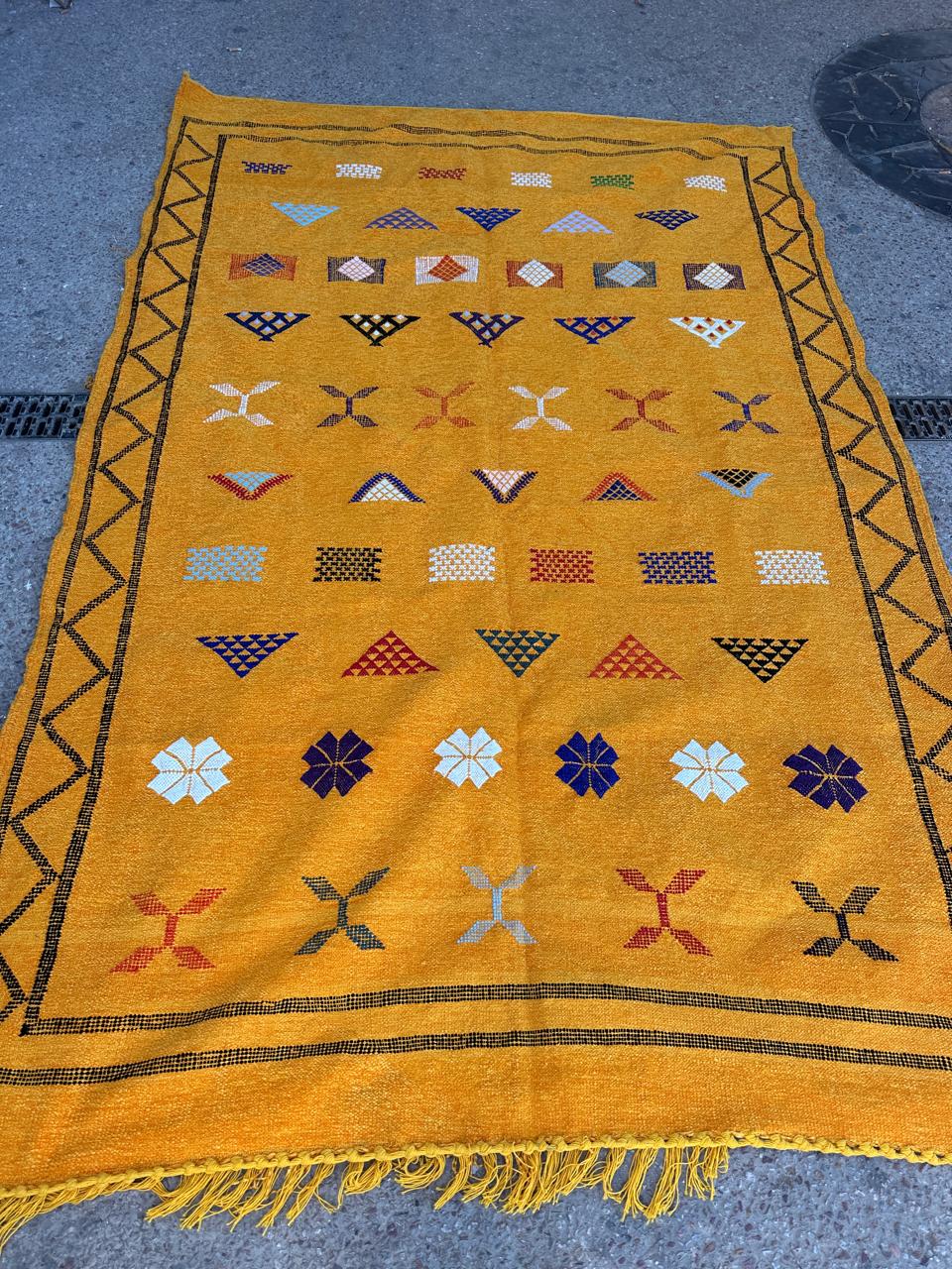 Handmade silk Rug, size 250 x 150 cm || 8.2 x 4.92 ft