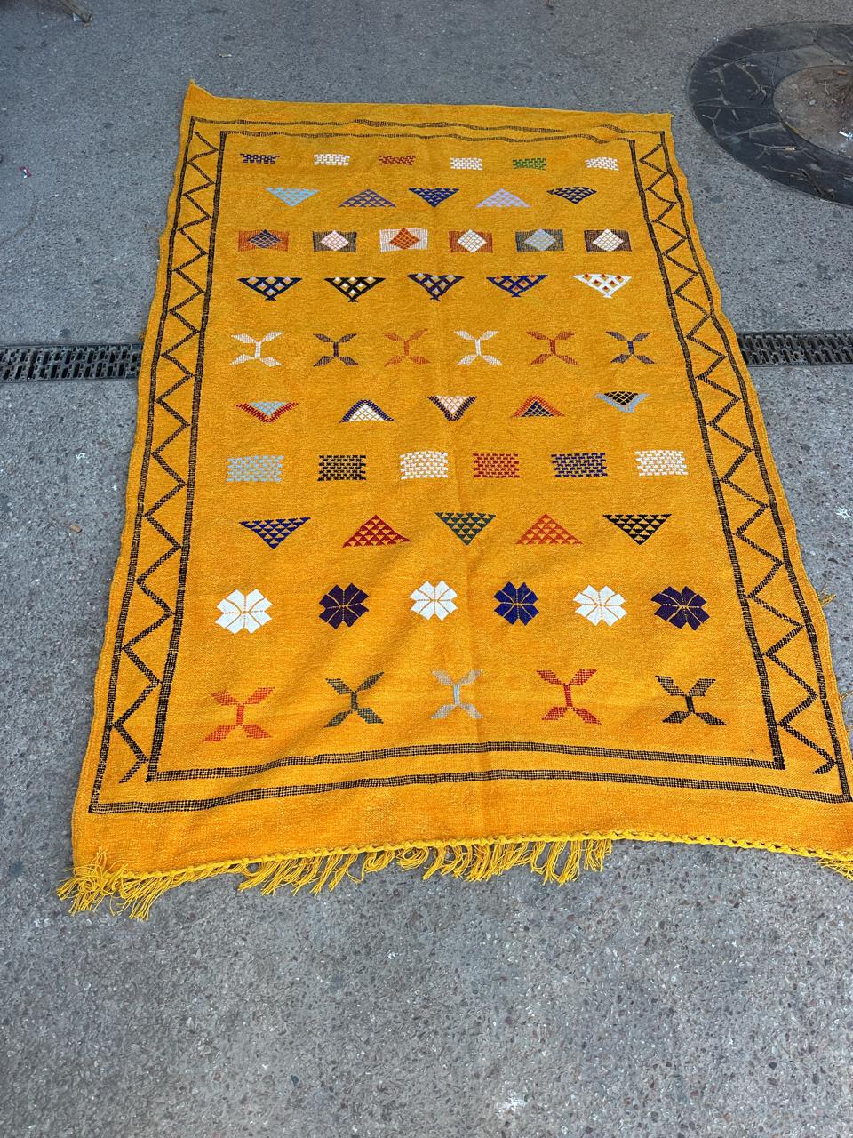 Handmade silk Rug, size 250 x 150 cm || 8.2 x 4.92 ft