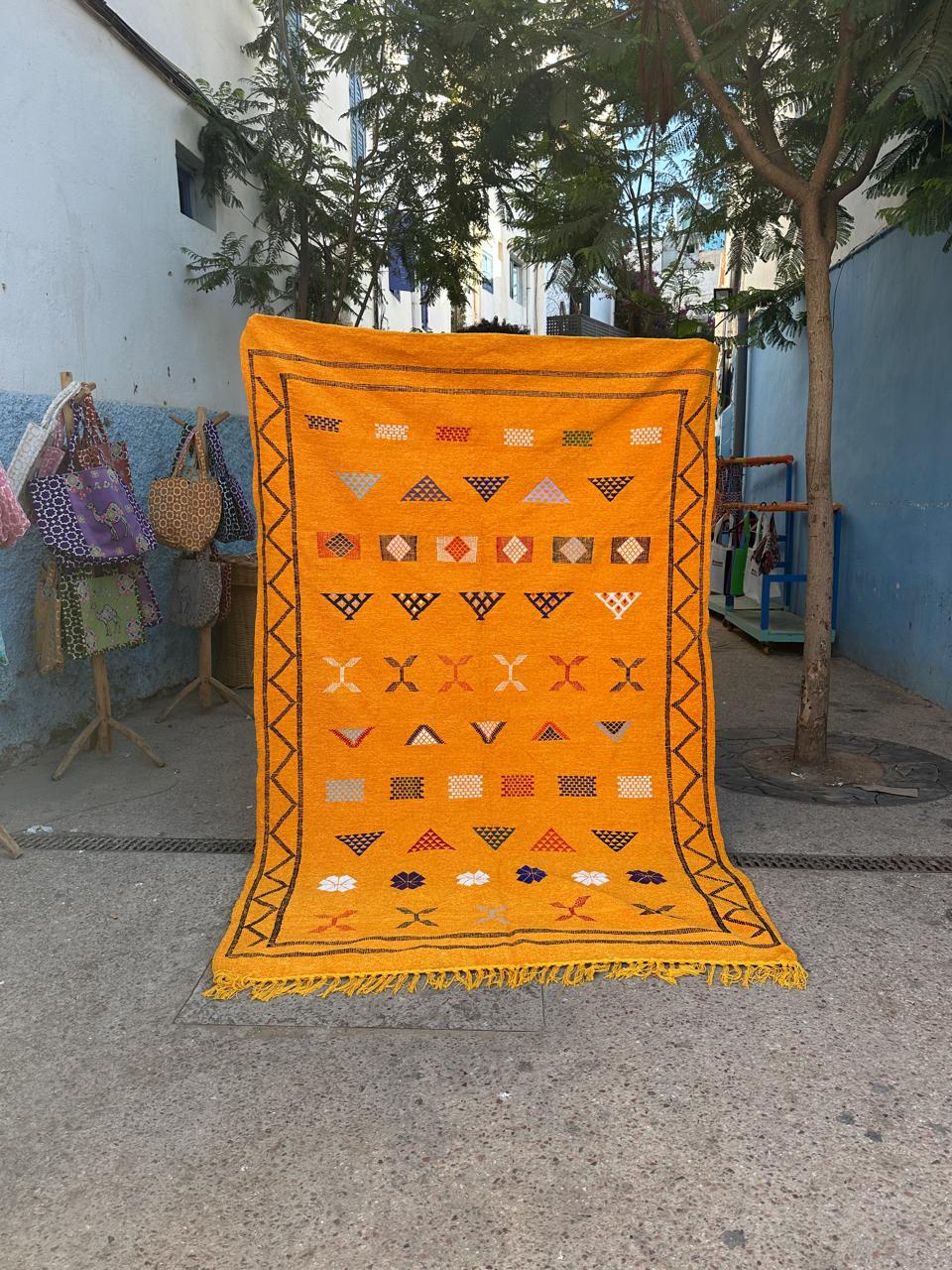 Handmade silk Rug, size 250 x 150 cm || 8.2 x 4.92 ft