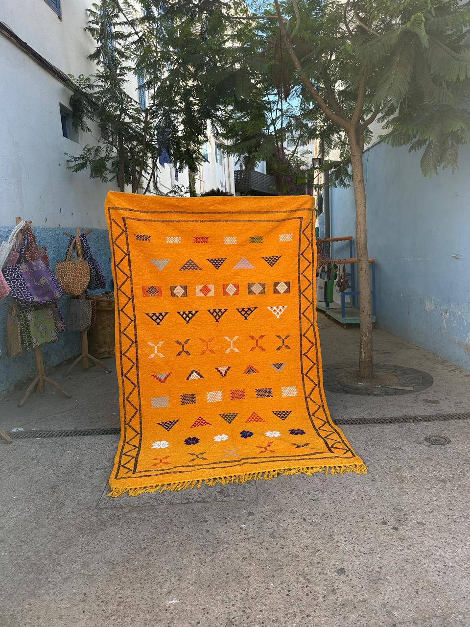 Handmade silk Rug, size 250 x 150 cm || 8.2 x 4.92 ft