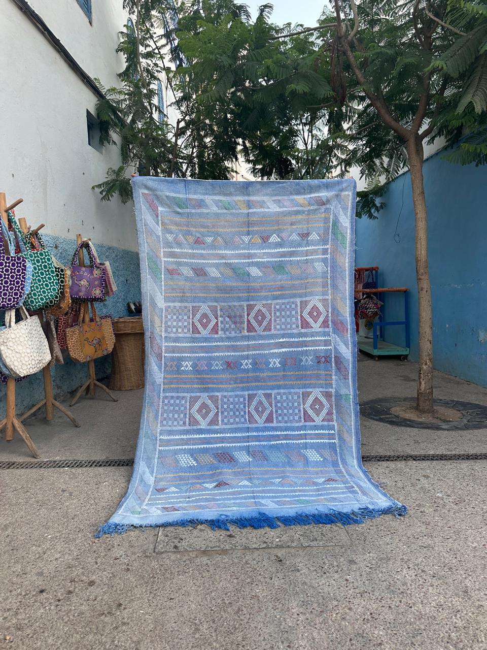 Handmade Kelim Silk/Cotton Rug, size 250 x 150 cm || 8.2 x 4.92 ft