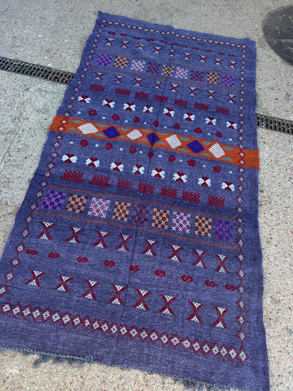 Handmade silk Rug, size 250 x 150 cm || 8.2 x 4.92 ft