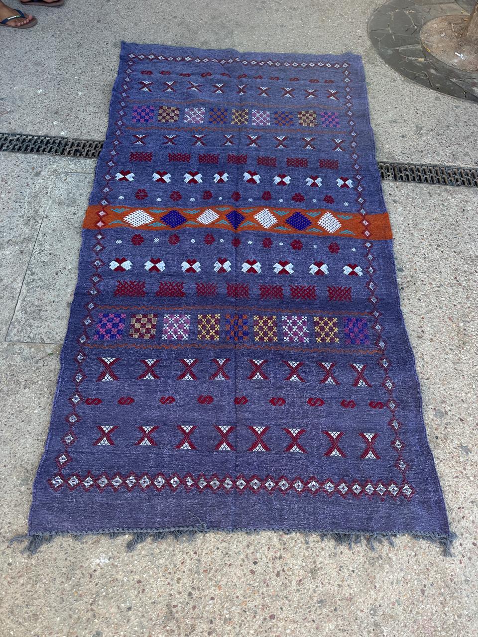 Handmade silk Rug, size 250 x 150 cm || 8.2 x 4.92 ft