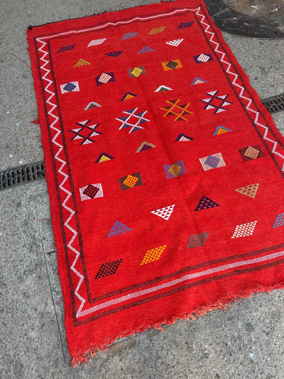 Handmade silk Rug, size 250 x 150 cm || 8.2 x 4.92 ft
