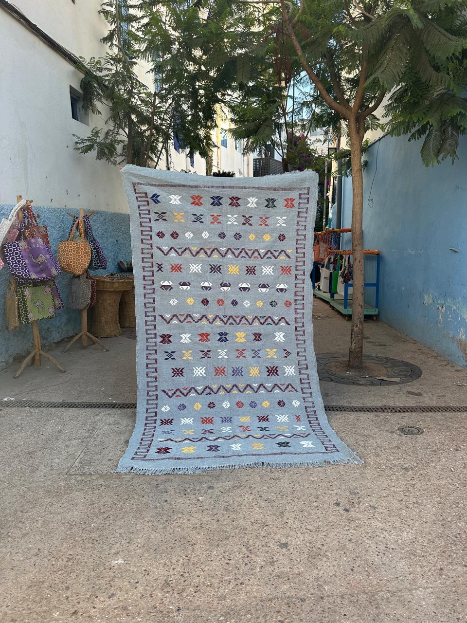 Handmade silk Rug, size 250 x 150 cm || 8.2 x 4.92 ft
