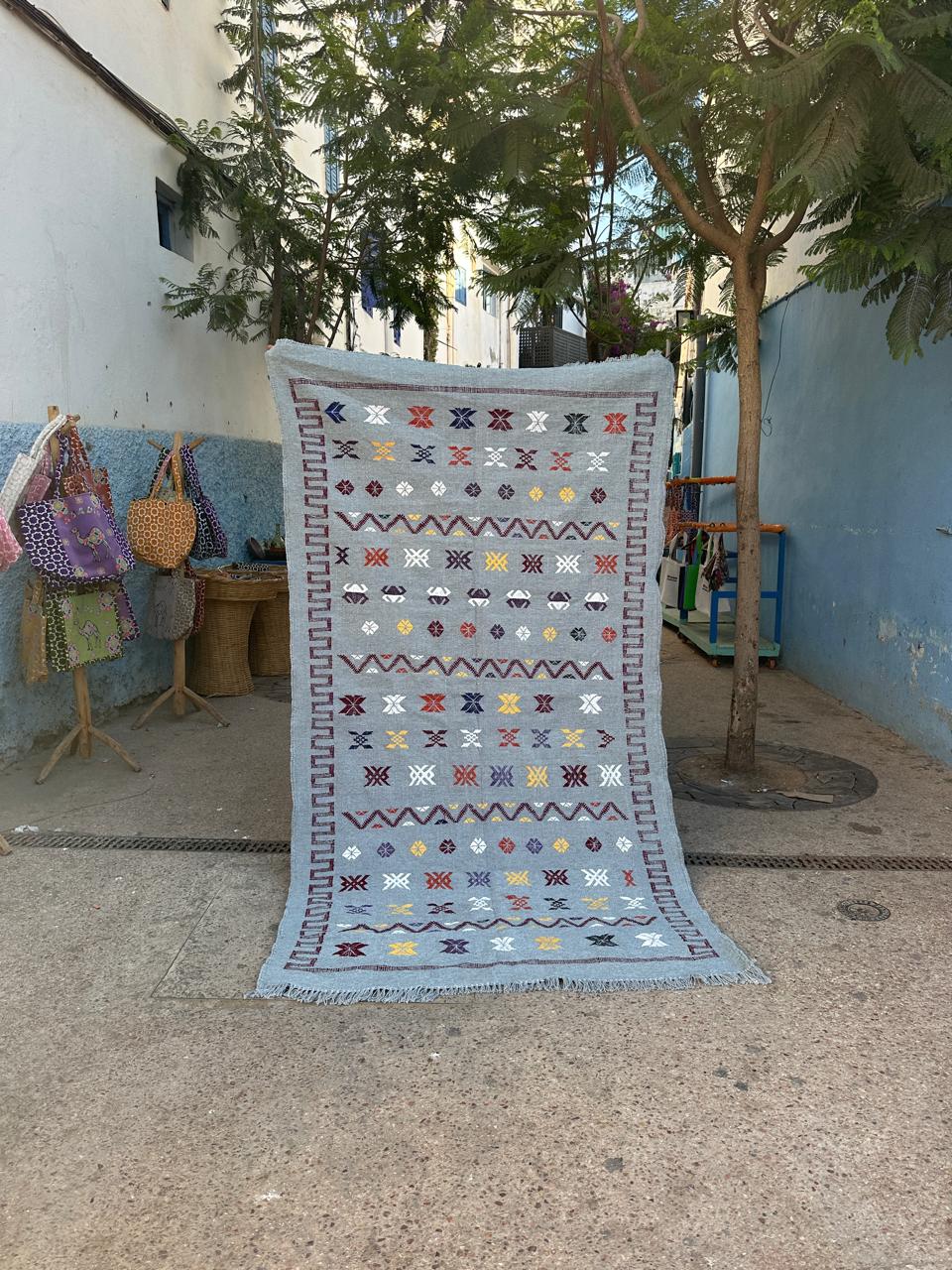 Handmade silk Rug, size 250 x 150 cm || 8.2 x 4.92 ft