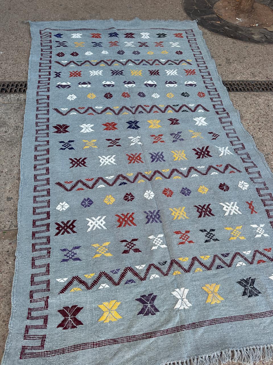 Handmade silk Rug, size 250 x 150 cm || 8.2 x 4.92 ft