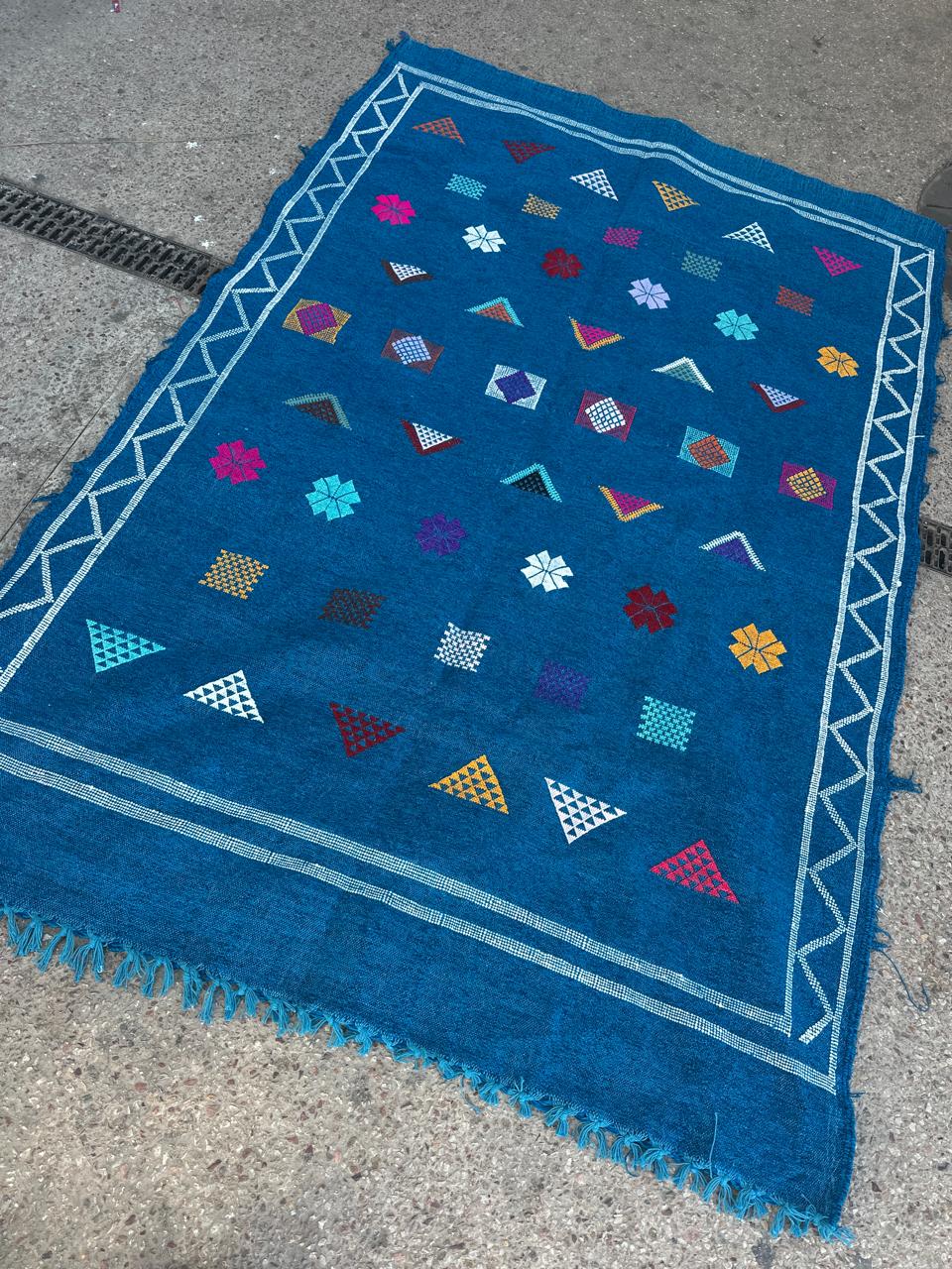 Handmade silk Rug, size 250 x 150 cm || 8.2 x 4.92 ft