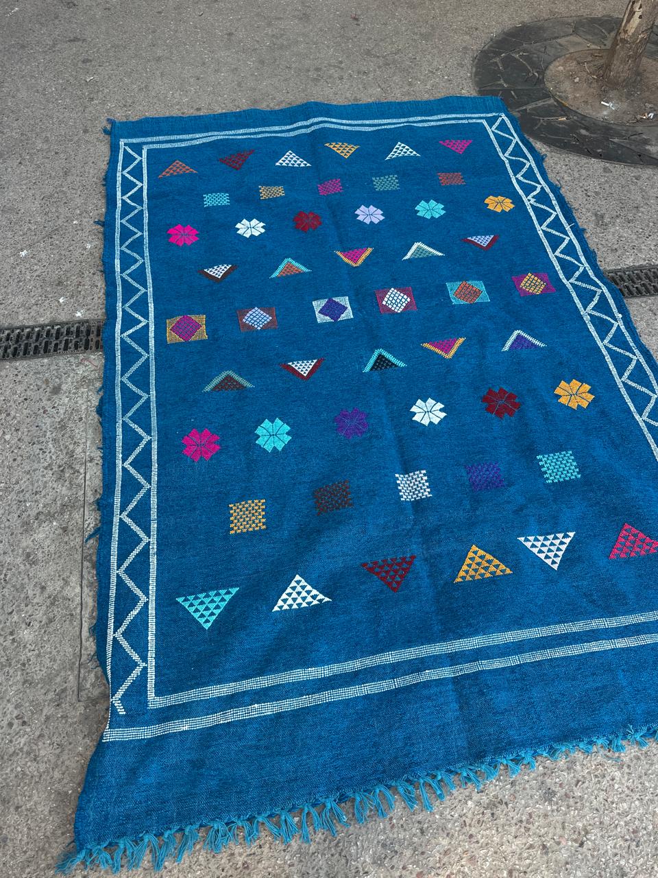 Handmade silk Rug, size 250 x 150 cm || 8.2 x 4.92 ft