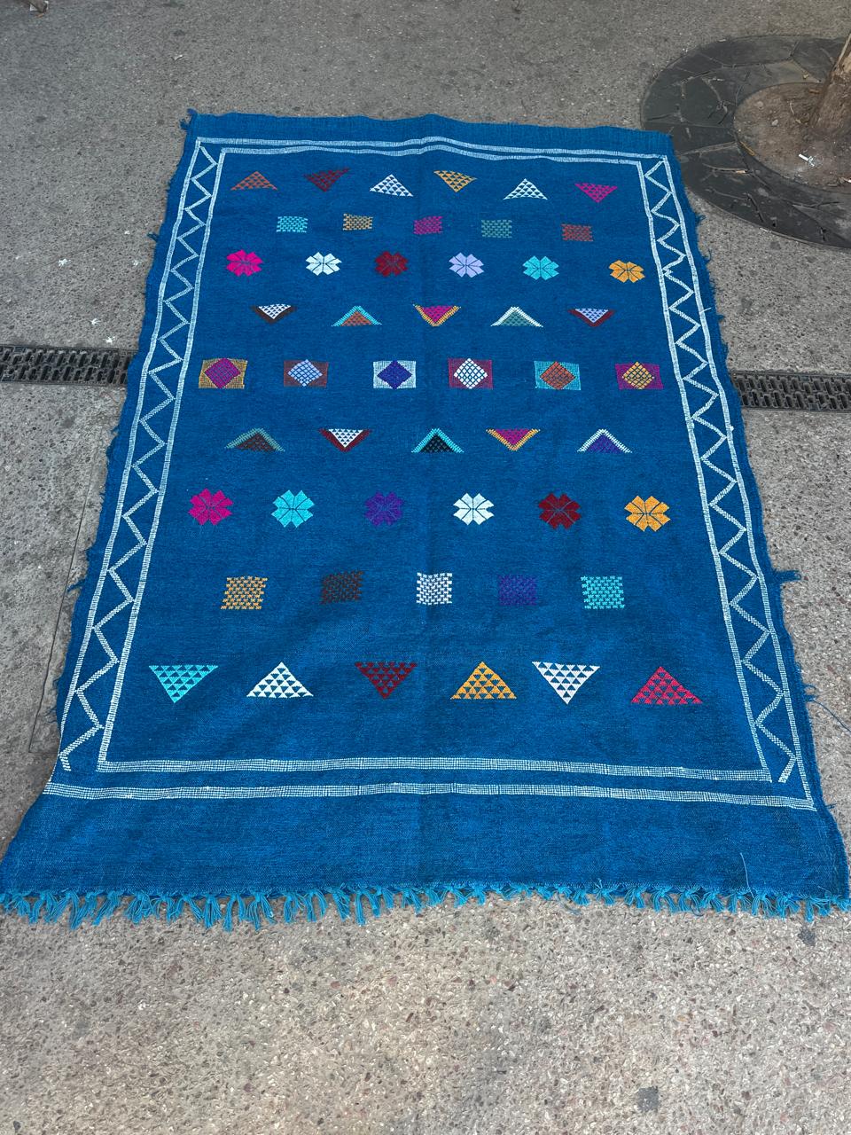 Handmade silk Rug, size 250 x 150 cm || 8.2 x 4.92 ft