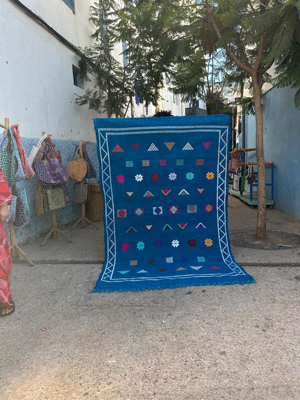Handmade silk Rug, size 250 x 150 cm || 8.2 x 4.92 ft