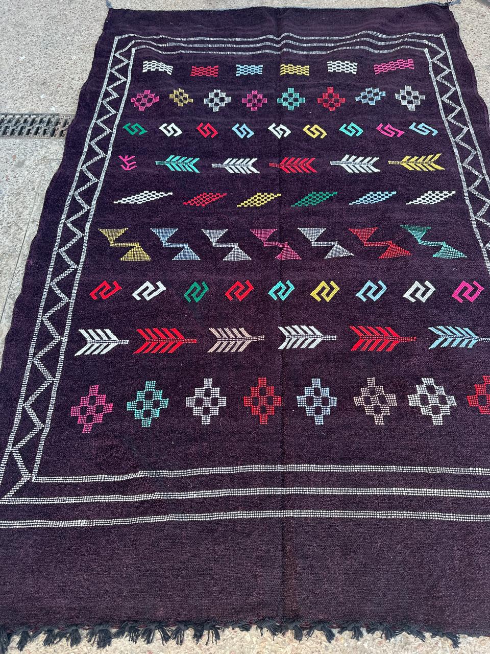 Handmade silk Rug, size 250 x 150 cm || 8.2 x 4.92 ft
