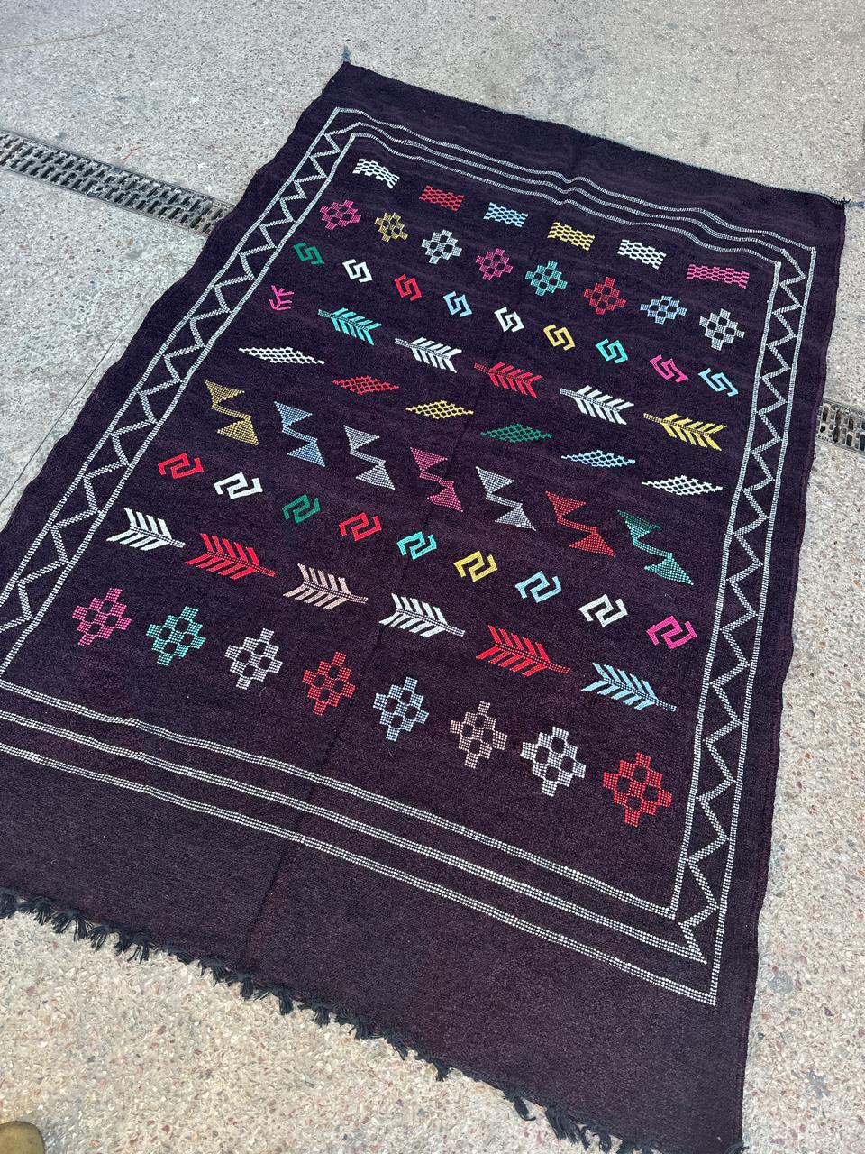 Handmade silk Rug, size 250 x 150 cm || 8.2 x 4.92 ft