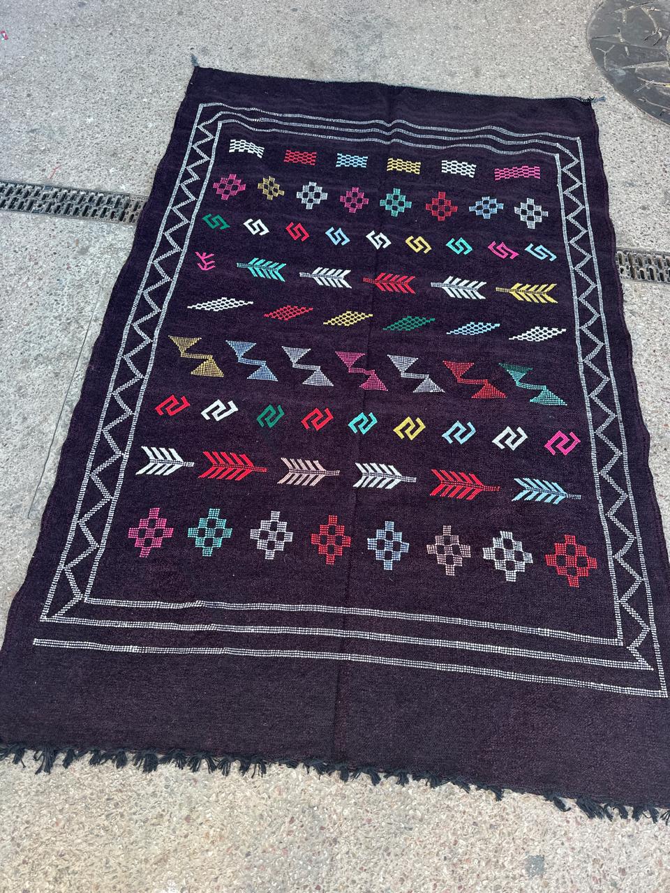 Handmade silk Rug, size 250 x 150 cm || 8.2 x 4.92 ft
