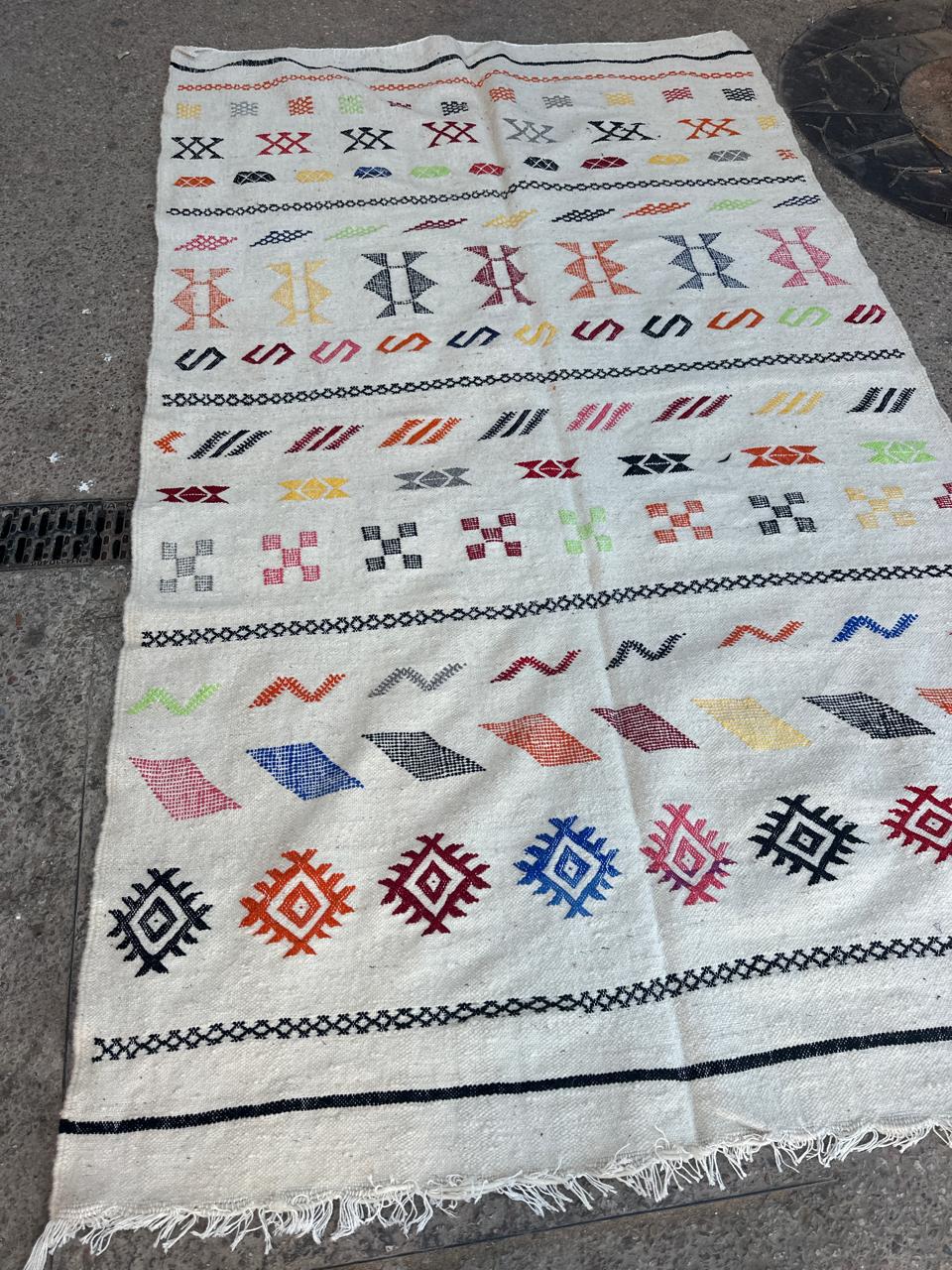Handmade Kelim Rug, size 250 x 150 cm || 8.2 x 4.92 ft